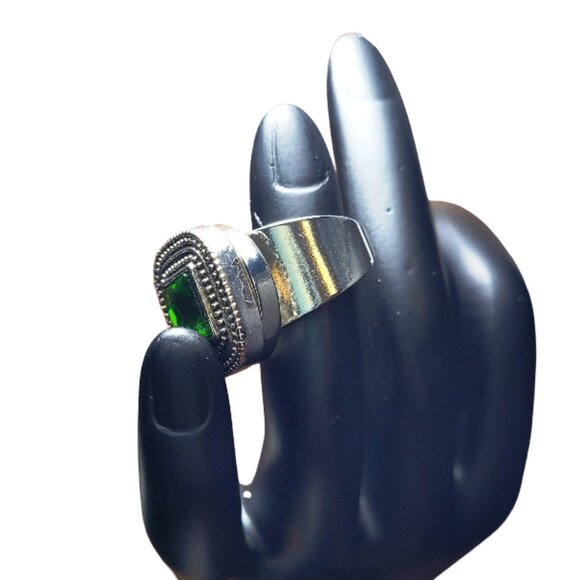 NWT Green Stone Square Snap Ring with Silver Plated Snap Bezel - Picture 7 of 14